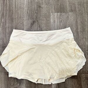 Lululemon athletic Women's Cream Skort